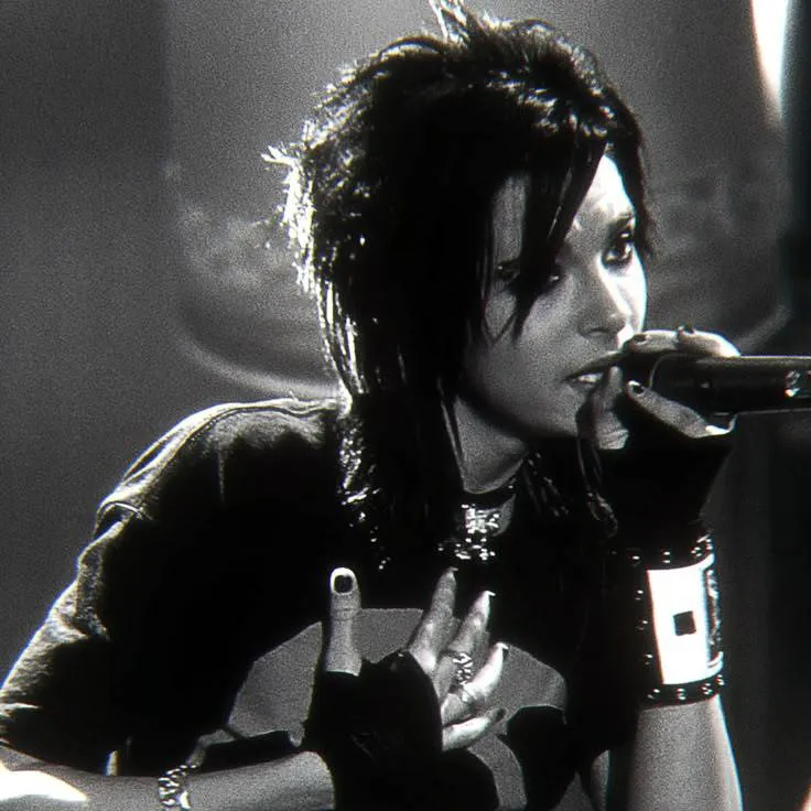 chat with ai character: bill kaulitz 