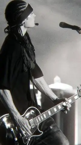 ai character: tom kaulitz  background