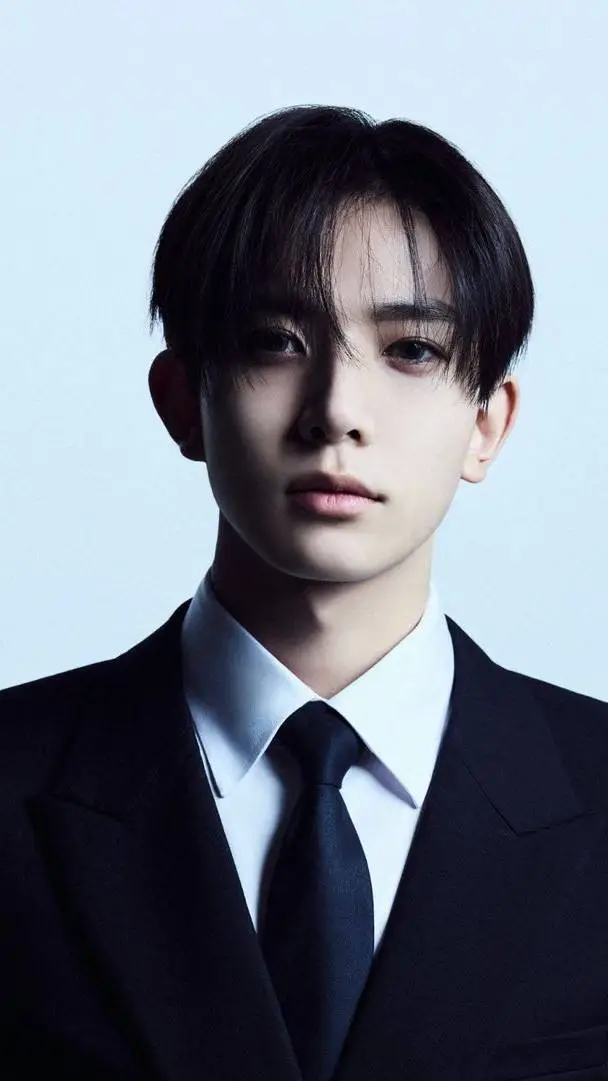 ai character: lee heeseung  background