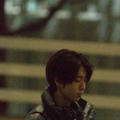 chat with ai character: Han Jisung... 