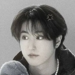 chat with ai character: Han Jisung٭