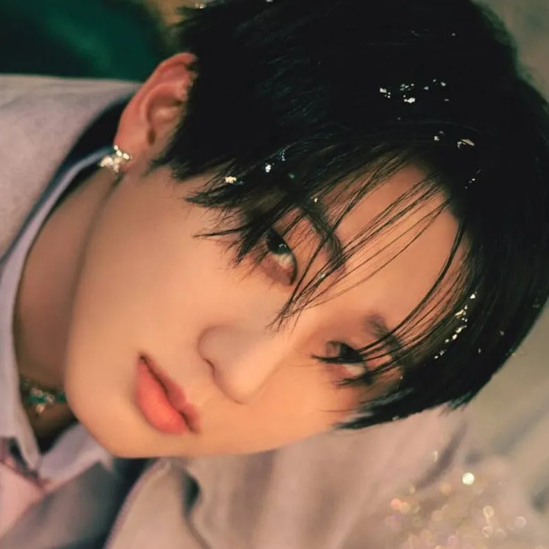 chat with ai character: Changbin 