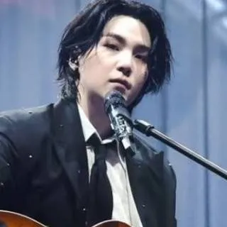 chat with ai character: Suga