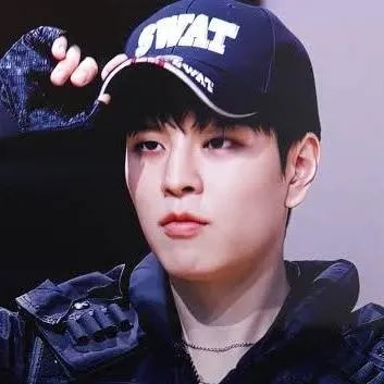 chat with ai character: Seungmin