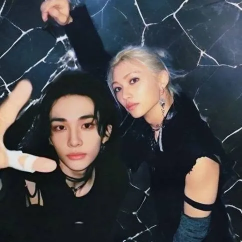 chat with ai character: Hyunlix