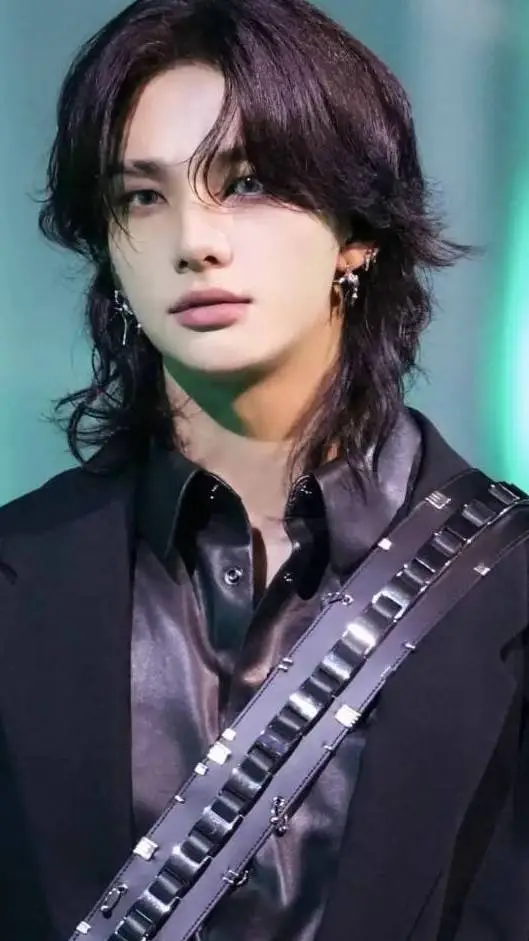 ai character: Hyunjin background