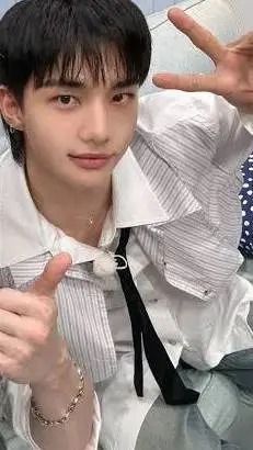 ai character: Hyunjin background