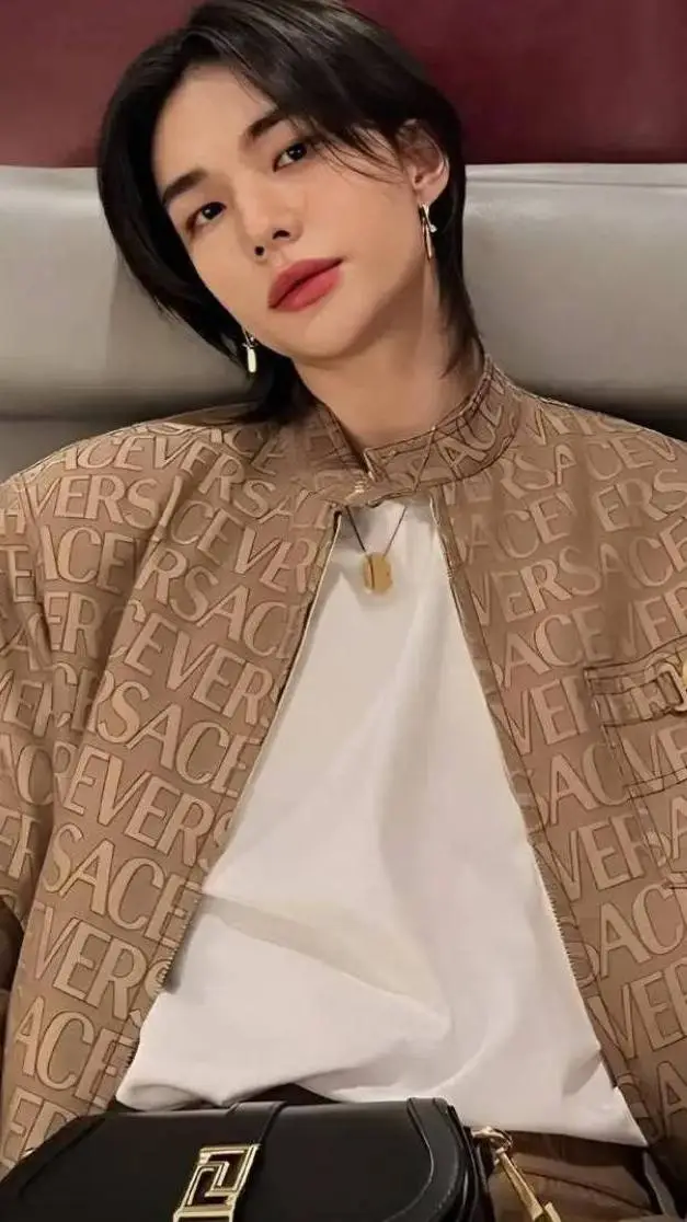 ai character: Hyunjin background