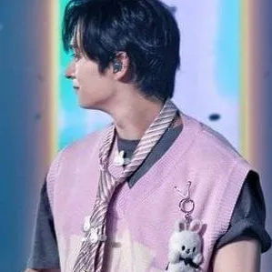 chat with ai character: Lee know