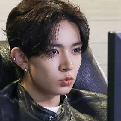 chat with ai character: Heeseung