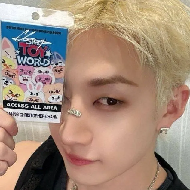 chat with ai character: Bang Chan