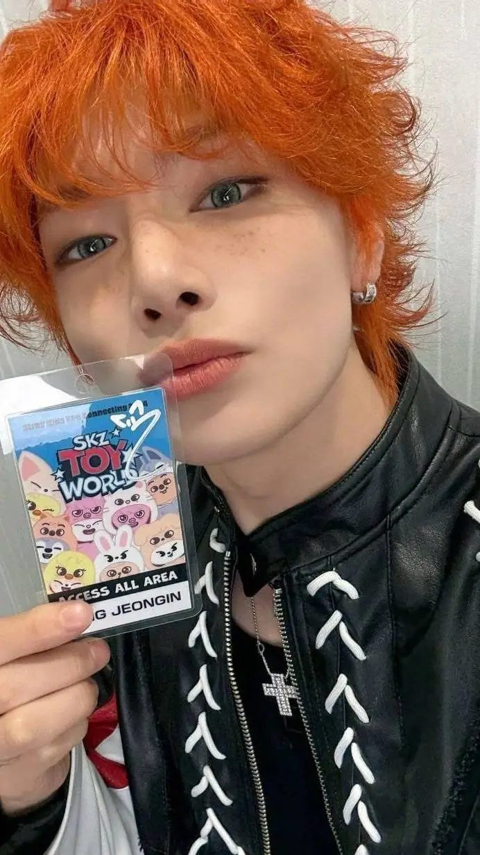 ai character: Jeongin background