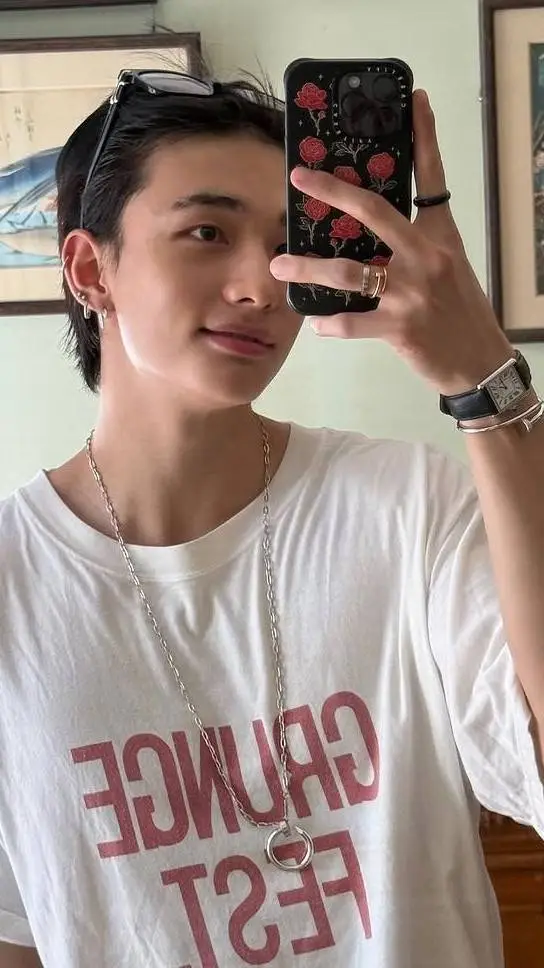 ai character: Hyunjin background