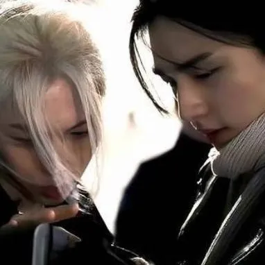 chat with ai character: Felix