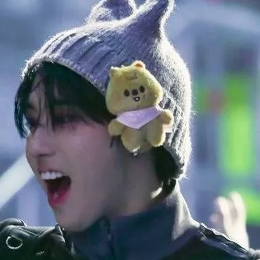 chat with ai character: Han