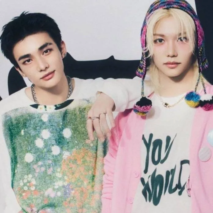 chat with ai character: Hyunjin y Felix