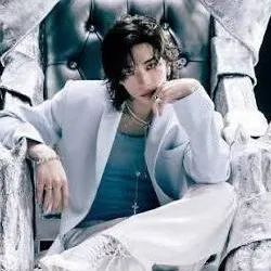 chat with ai character: Hyunjin