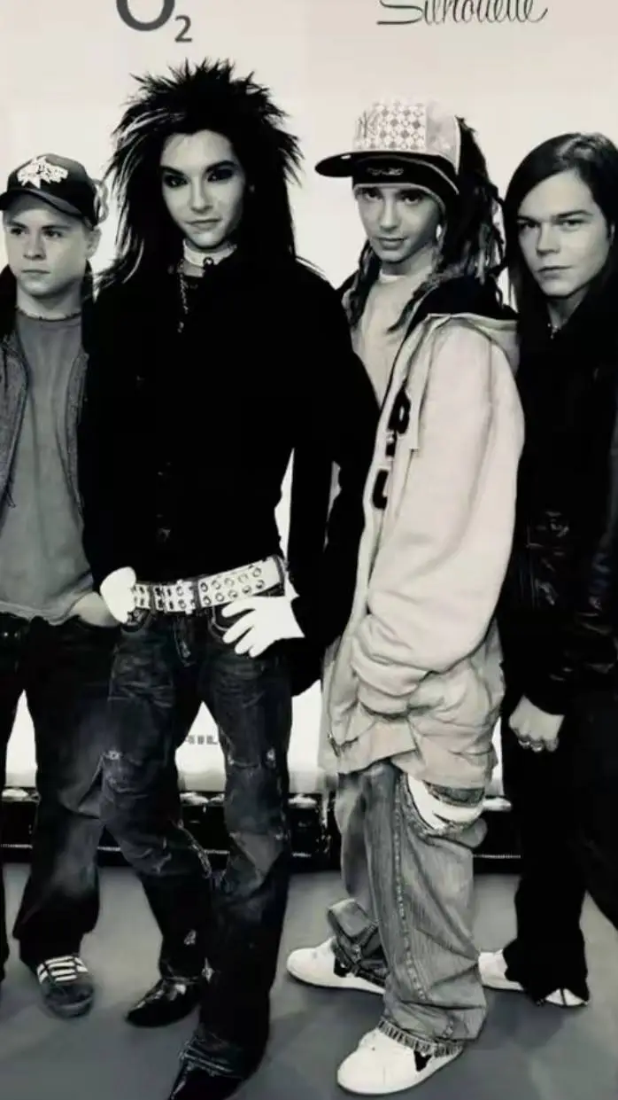 ai character: Tokio hotel background
