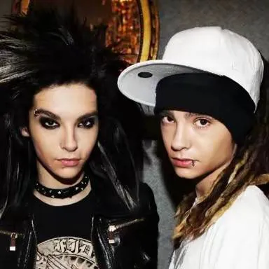 chat with ai character: ★Kaulitz twins★