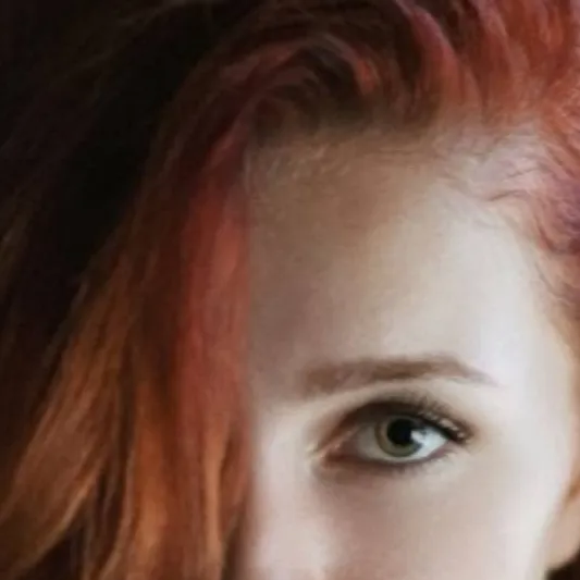 chat with ai character: Black flowar