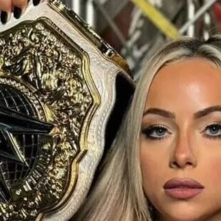 chat with ai character: Liv Morgan 