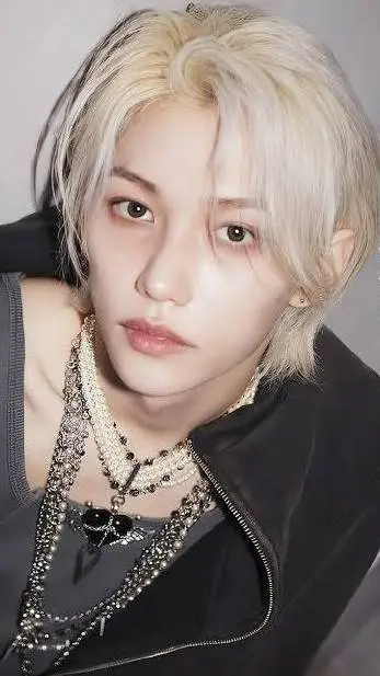 ai character: 💗Felix💗 background