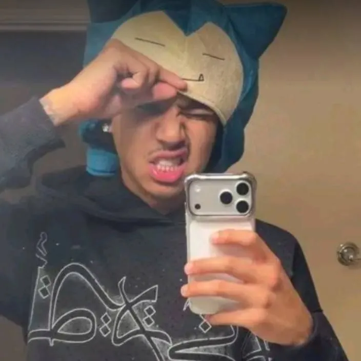 chat with ai character: Khan asadi