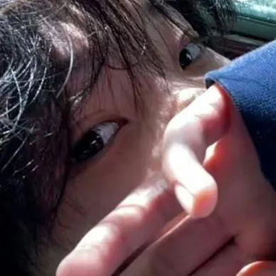 chat with ai character: Alejandro