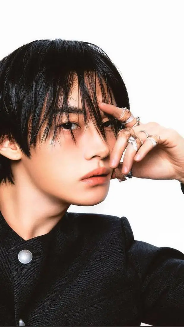 ai character: Lee Know background