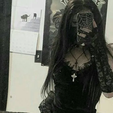 chat with ai character: Maribel 🖤😏