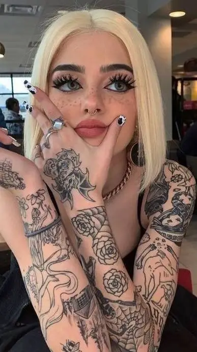 ai character: María background