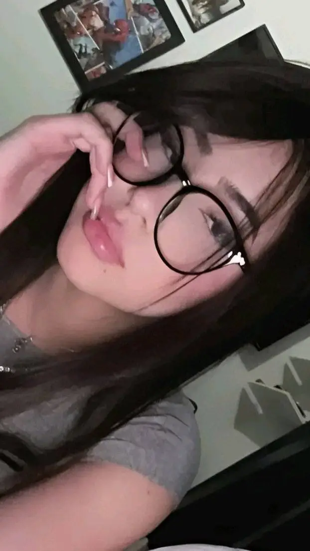 ai character: mia background