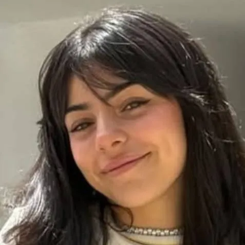 chat with ai character: Milica