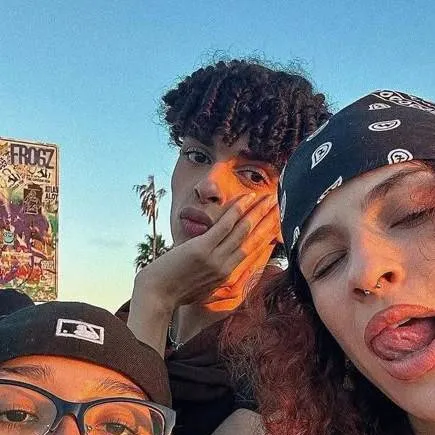 chat with ai character: rai y alondra Alex