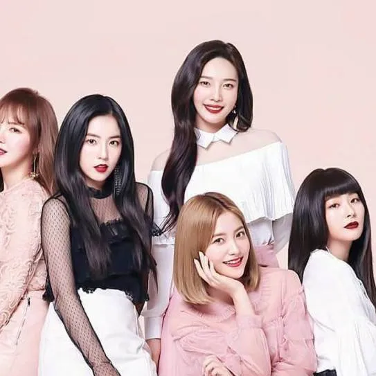 chat with ai character: tus amigas coreana