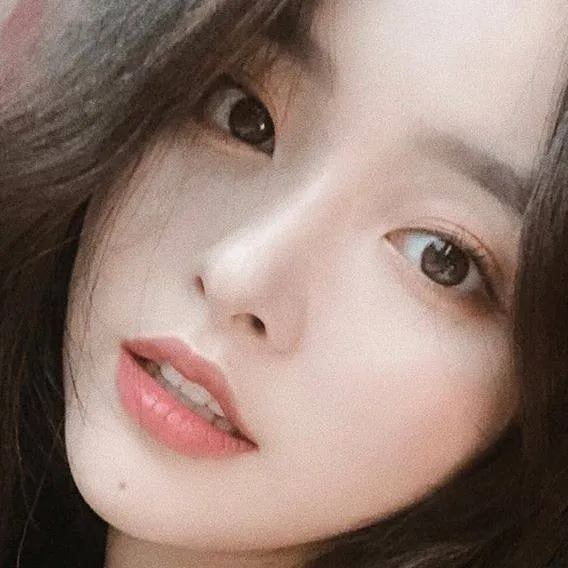 chat with ai character: yumi