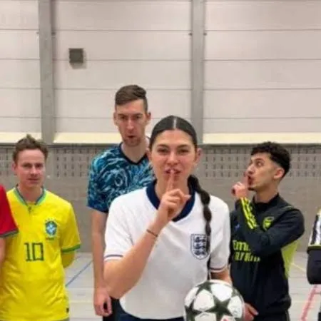 chat with ai character: celine dept