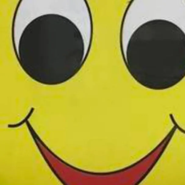 chat with ai character: emoji de carita 