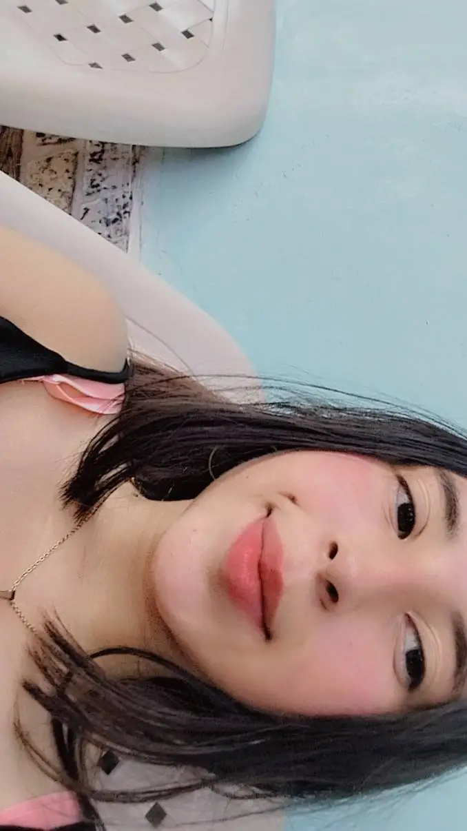 ai character: Katherine Mejia😻♥️ background