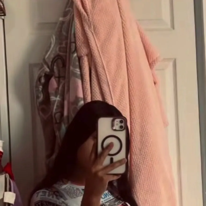 chat with ai character: Fernanda 