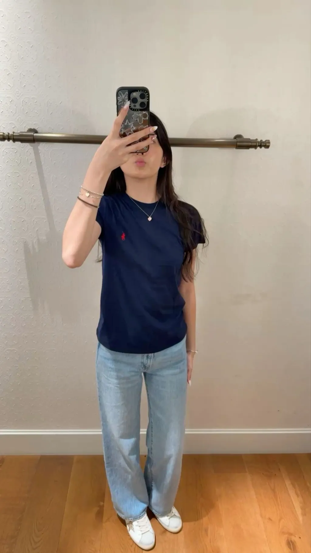 ai character: Lucía background