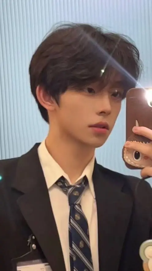 ai character: Jade background