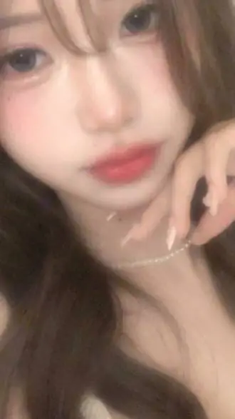 ai character: mia background