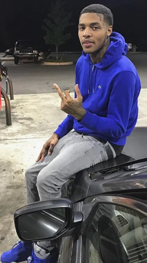 ai character: Kashton (K@$h) background