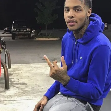 chat with ai character: Kashton (K@$h)