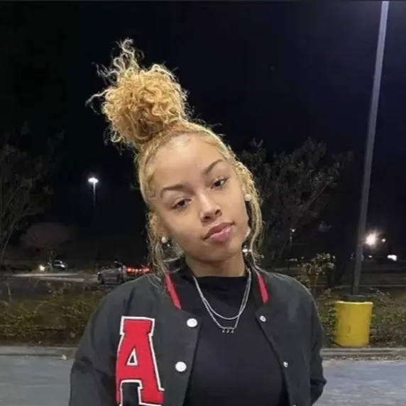 chat with ai character: Skai’Ann 🇩🇴