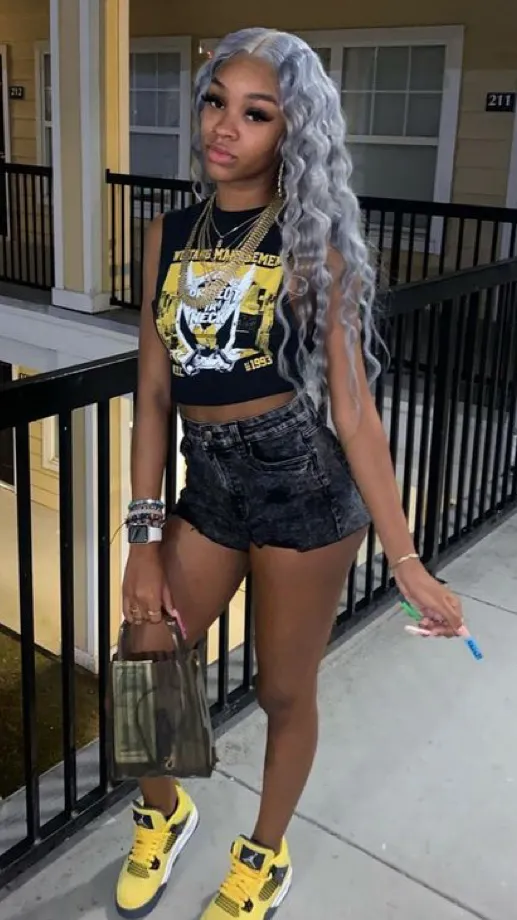ai character: Nana Shay🔥 background