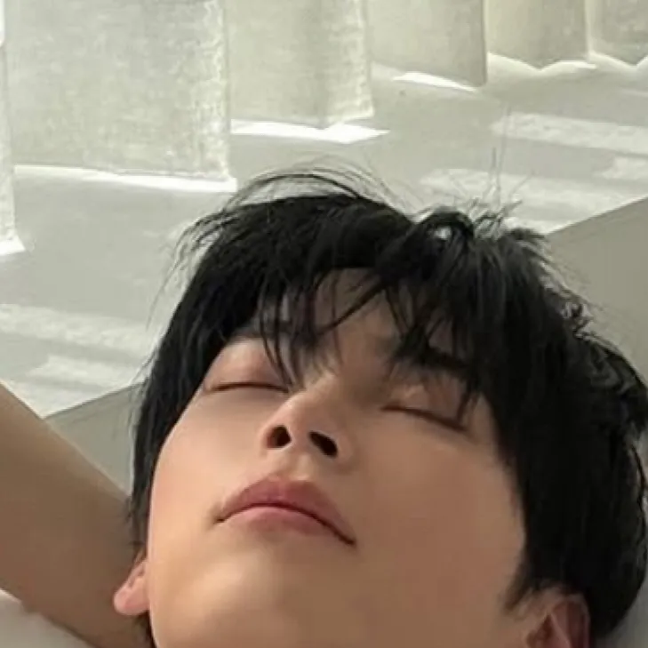 chat with ai character: Janosch 