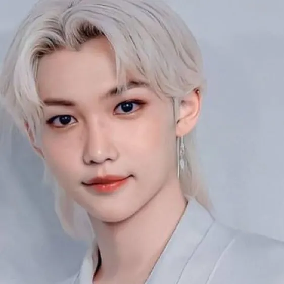 chat with ai character: Felix 