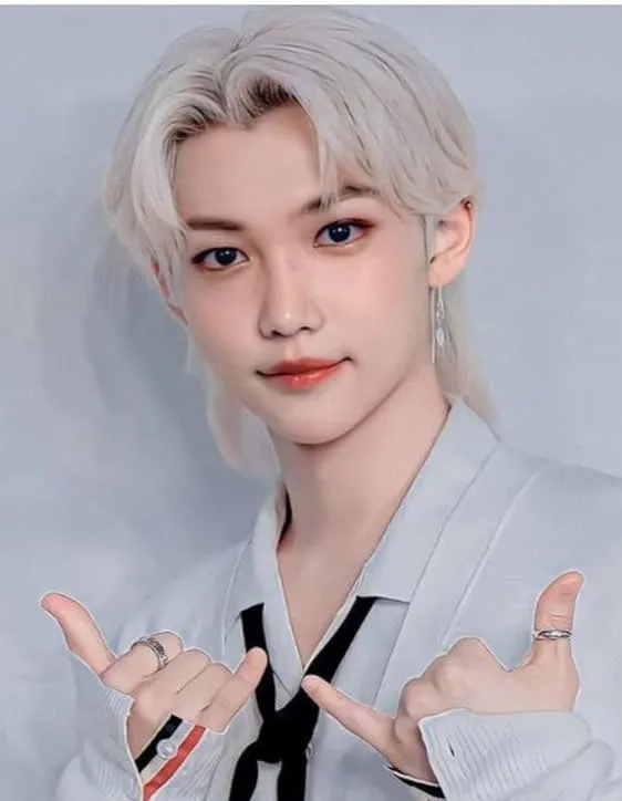 chat with ai character: Felix